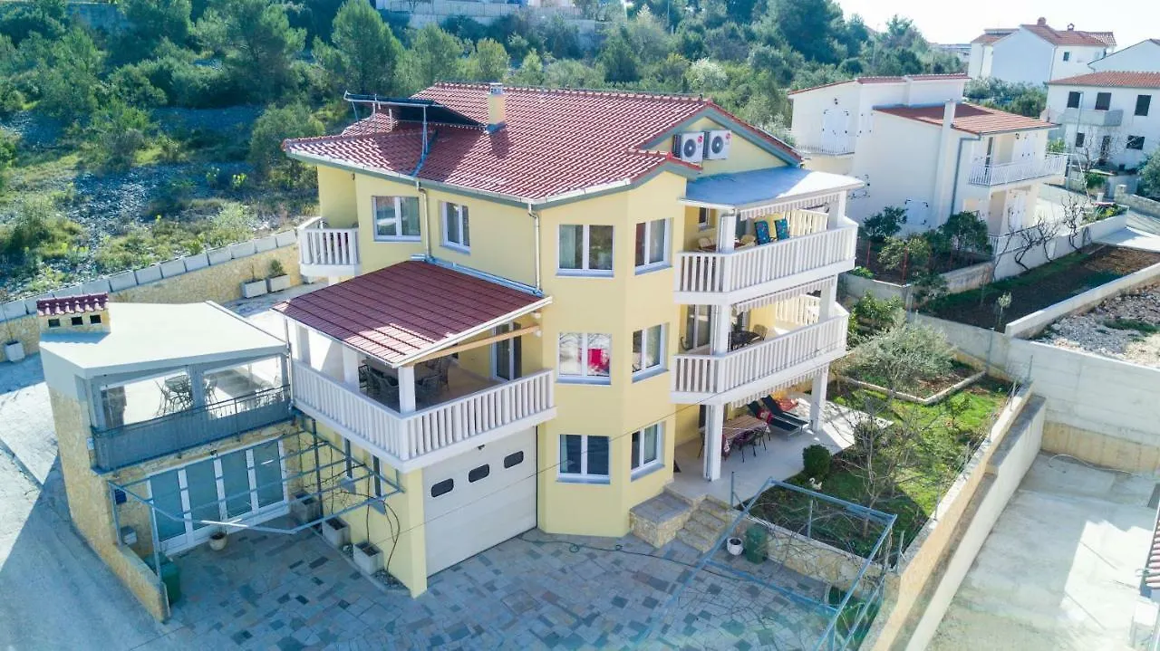 Affittacamere Apartments Tomislav Okrug Gornji