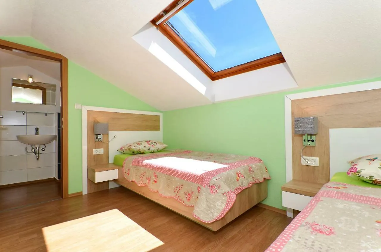 Affittacamere Apartments Tomislav Okrug Gornji Croazia