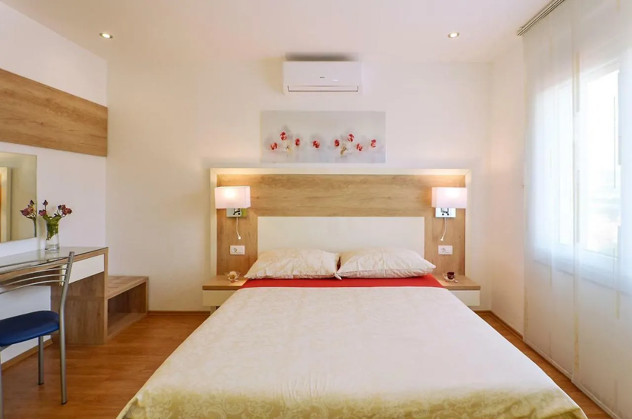 Affittacamere Apartments Tomislav Okrug Gornji