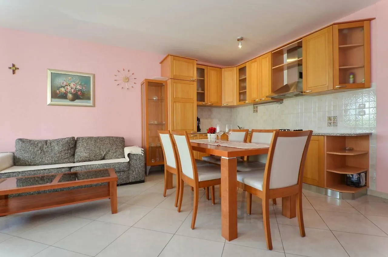 Affittacamere Apartments Tomislav Okrug Gornji Croazia