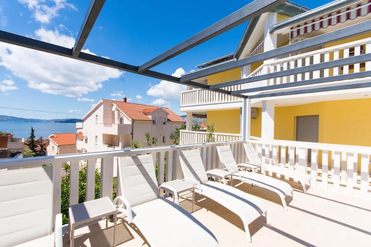 Apartments Tomislav Okrug Gornji Croazia
